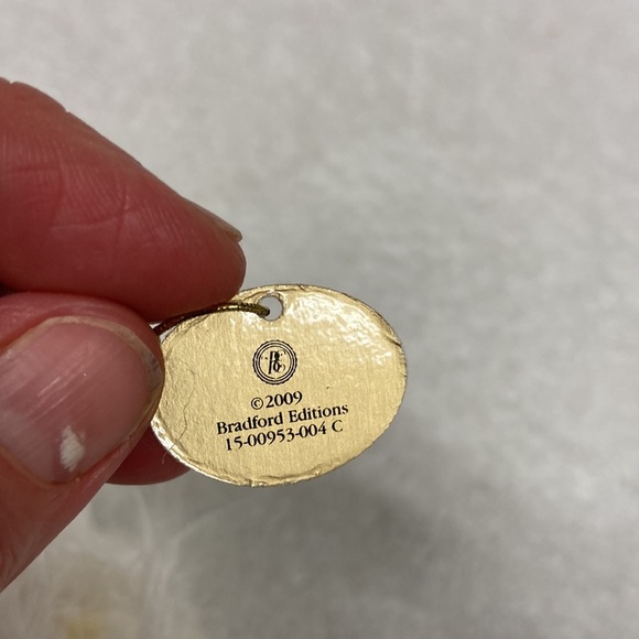 Bradford editions snow flake angel babies birds of a feather feather ornament - Picture 4 of 6